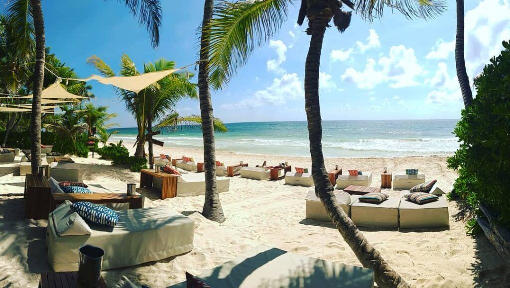 Ziggis Beach Club