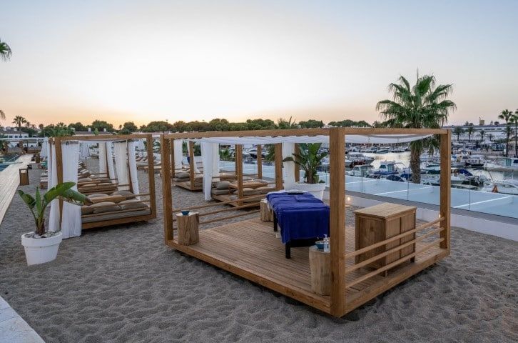 Arena Beach Menorca 【Book Your Beach Club】2023 | Sandbeds