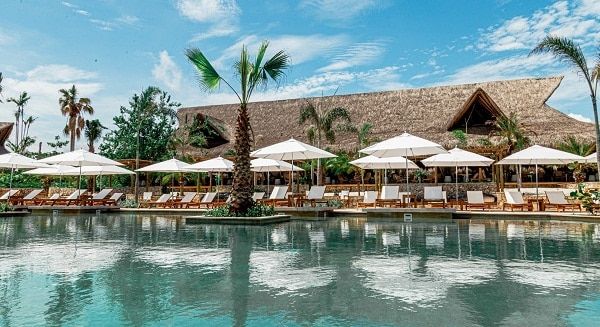 Discover Luxury Beach Club Cartagena 2023 | Sandbeds