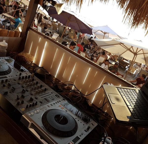 Mangos Beach Club Puerto Vallarta 【Book Now】 Sandbeds