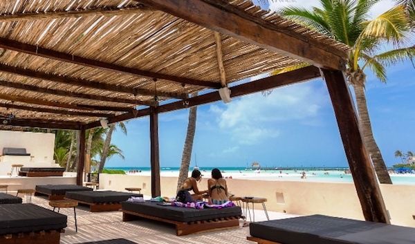 The Best Beach Clubs in Los Cabos 2023 | Sandbeds