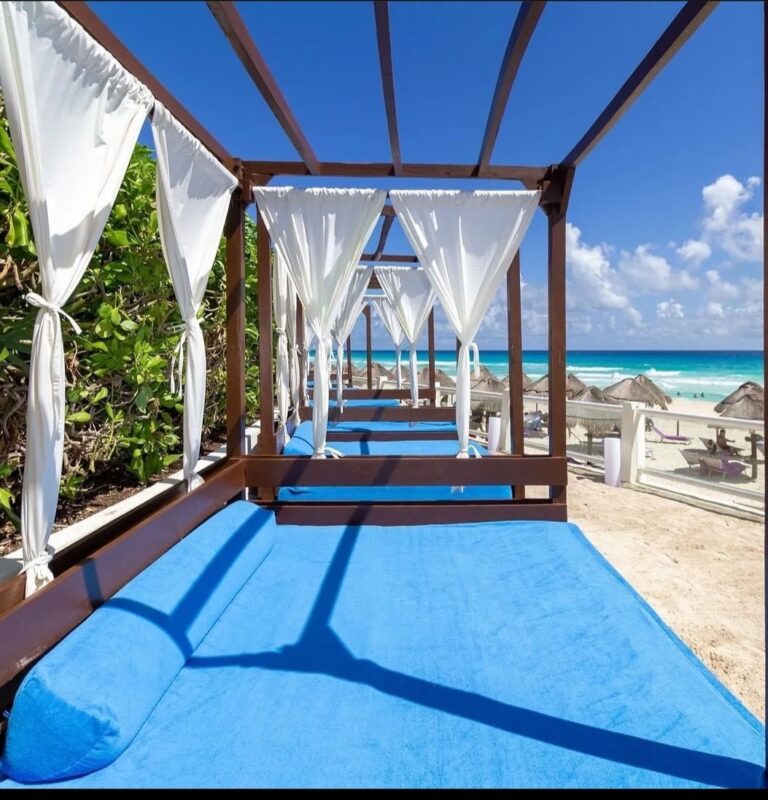 Coco's Beach Club Cancun