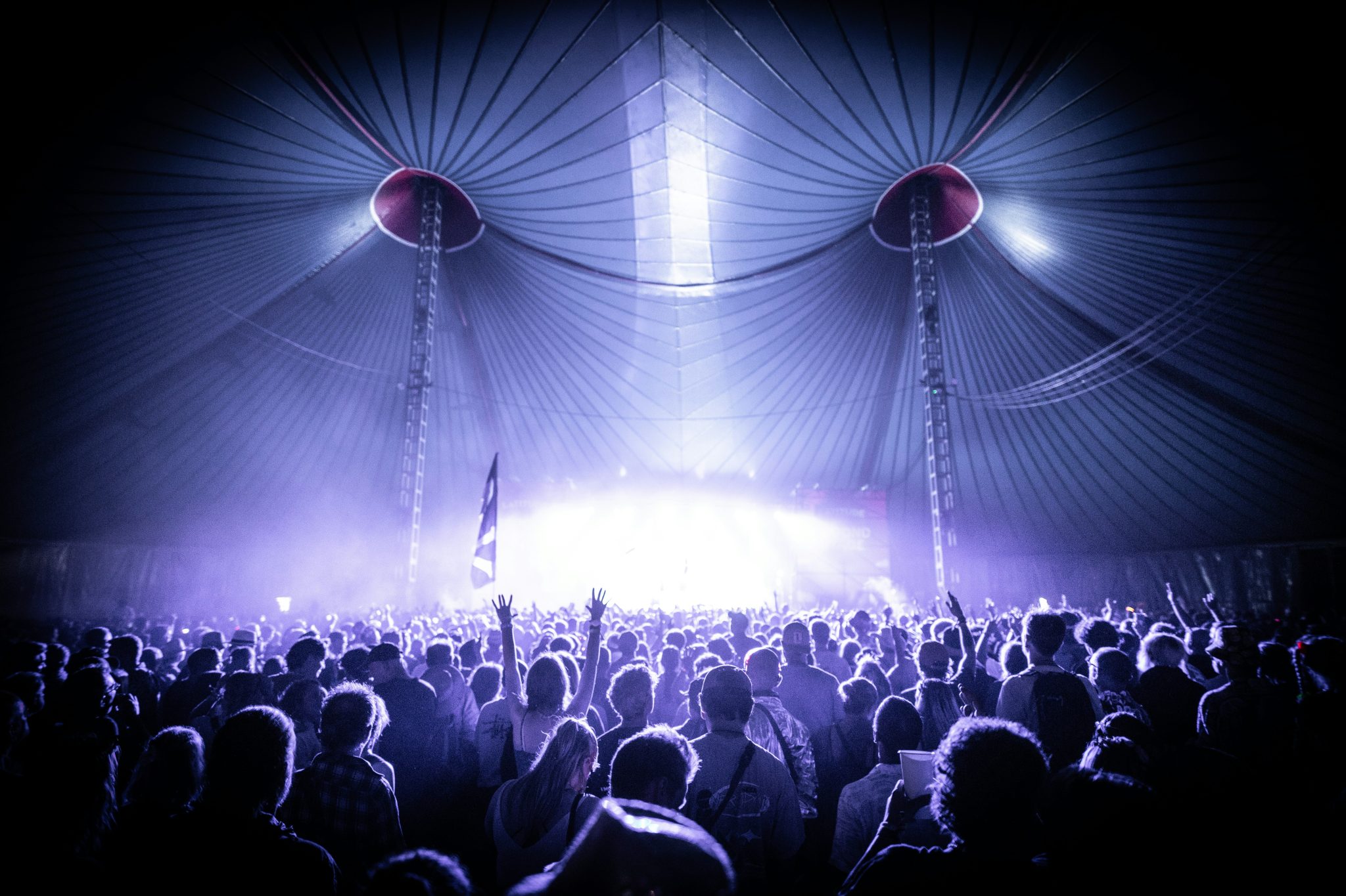 DC-10 Ibiza terrace strobe techno aviones