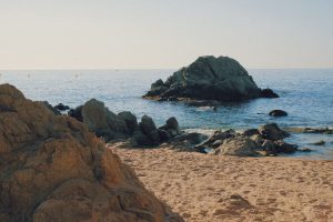 Los Mejores Beach Clubs de la Costa Brava 2026: Guia Completa