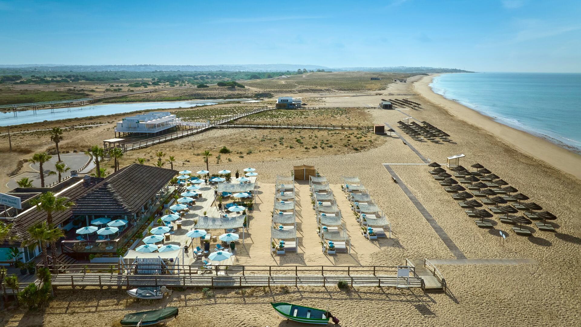 Praia Dourada Beach Club