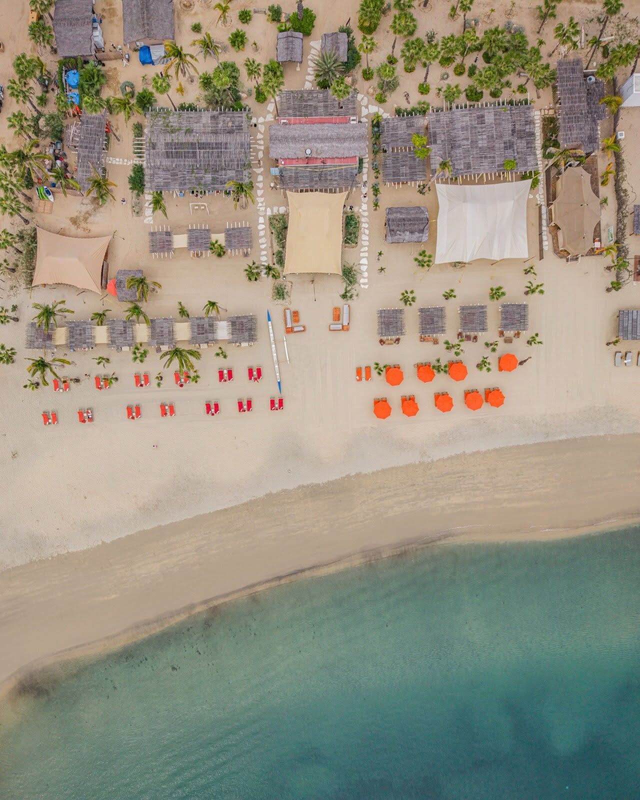 Veleros Beach Club