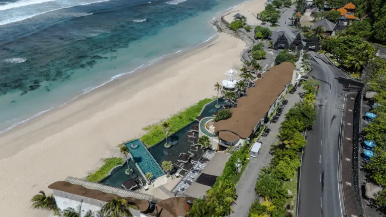 Beach clubs con day pass en Uluwatu