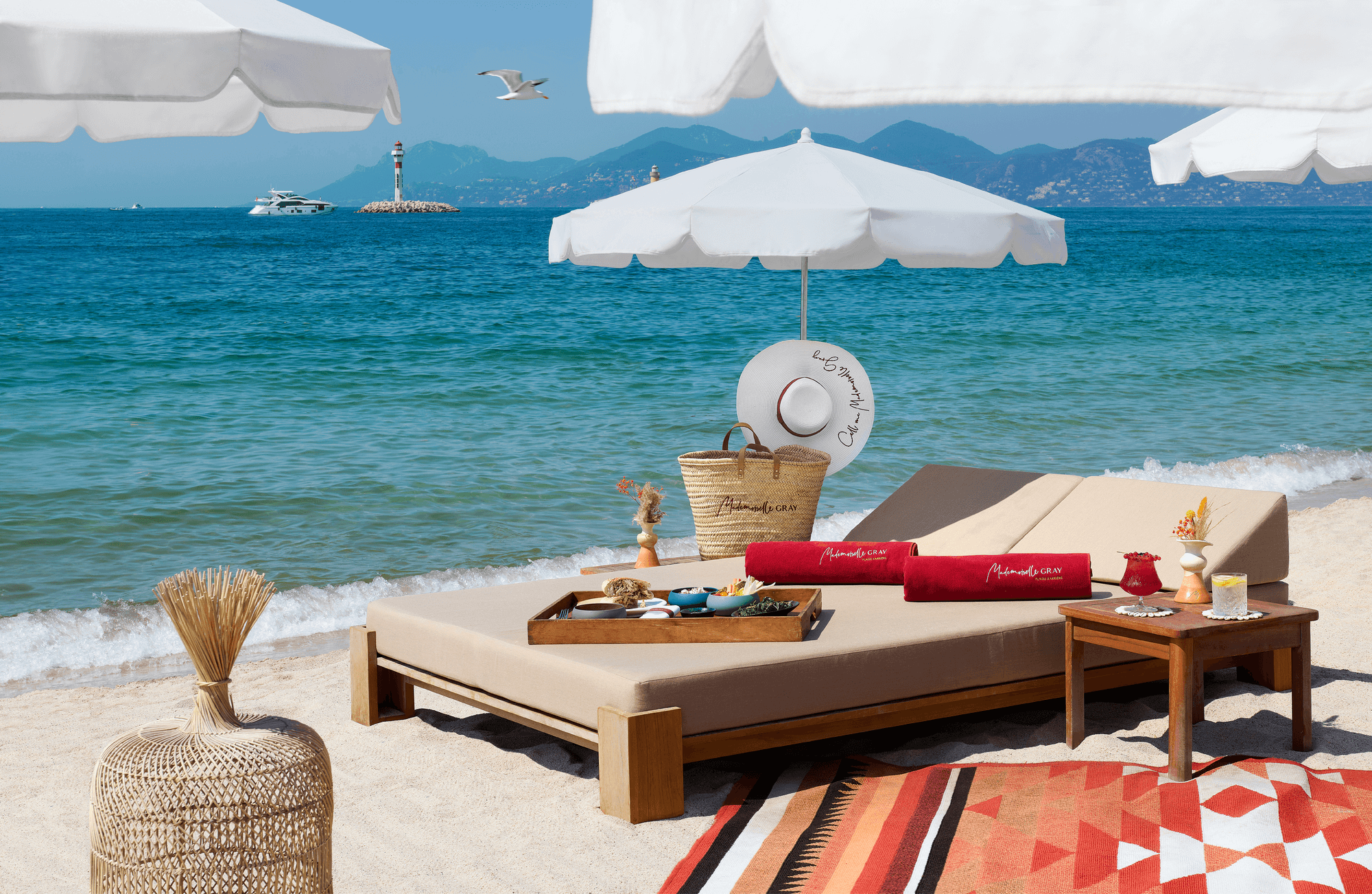 Mademoiselle Gray Plage Barrière Cannes