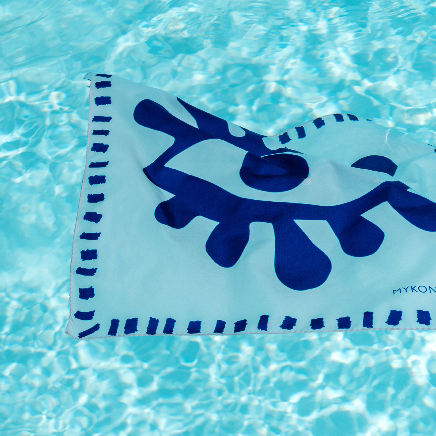 Mykonos Blu, Grecotel day pass