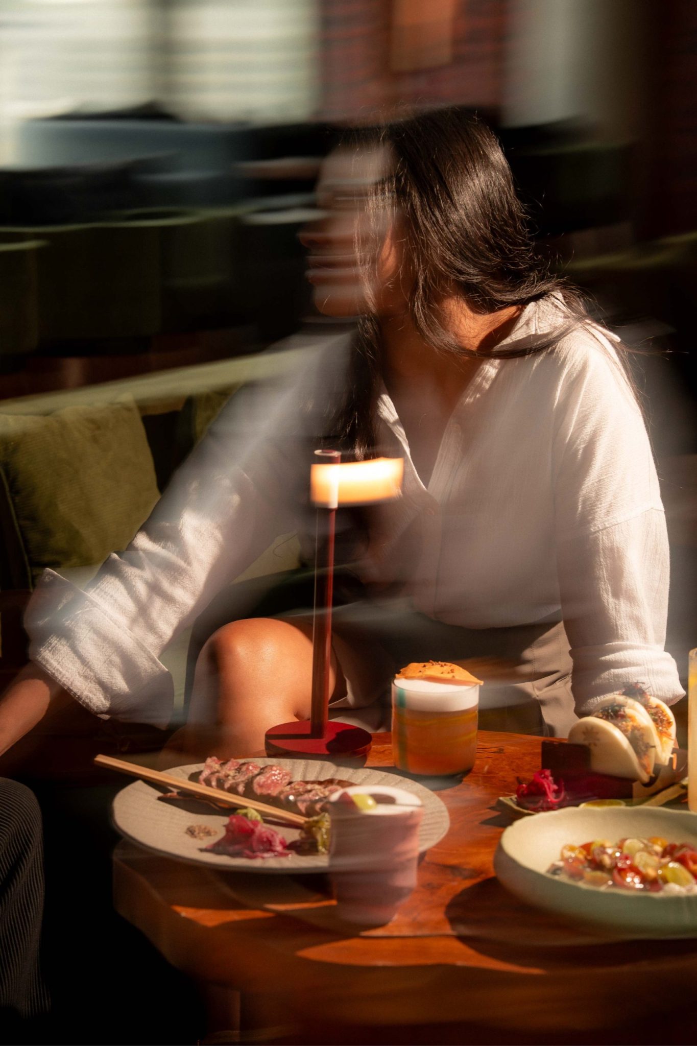 Iris Dubai Harbour, lounge al aire libre frente al mar
