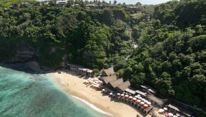 Beach clubs cerca del puerto de Bali: experiencias náuticas exclusivas