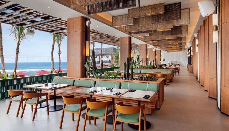 Los mejores beach clubs de fiesta en Uluwatu