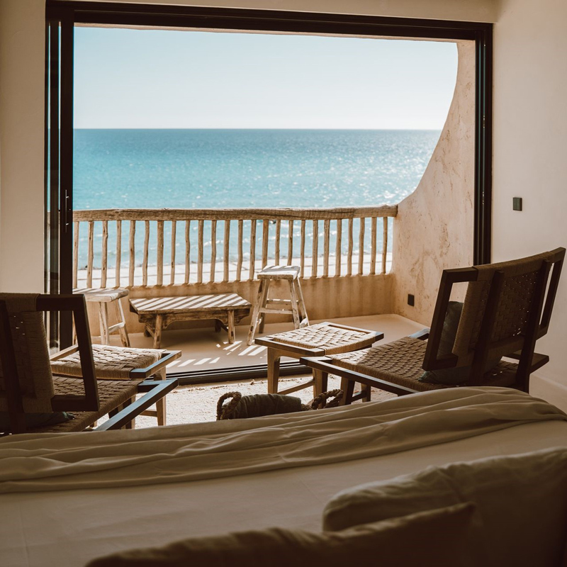 Habitacion de diseno mediterraneo en Casa Pacha Formentera