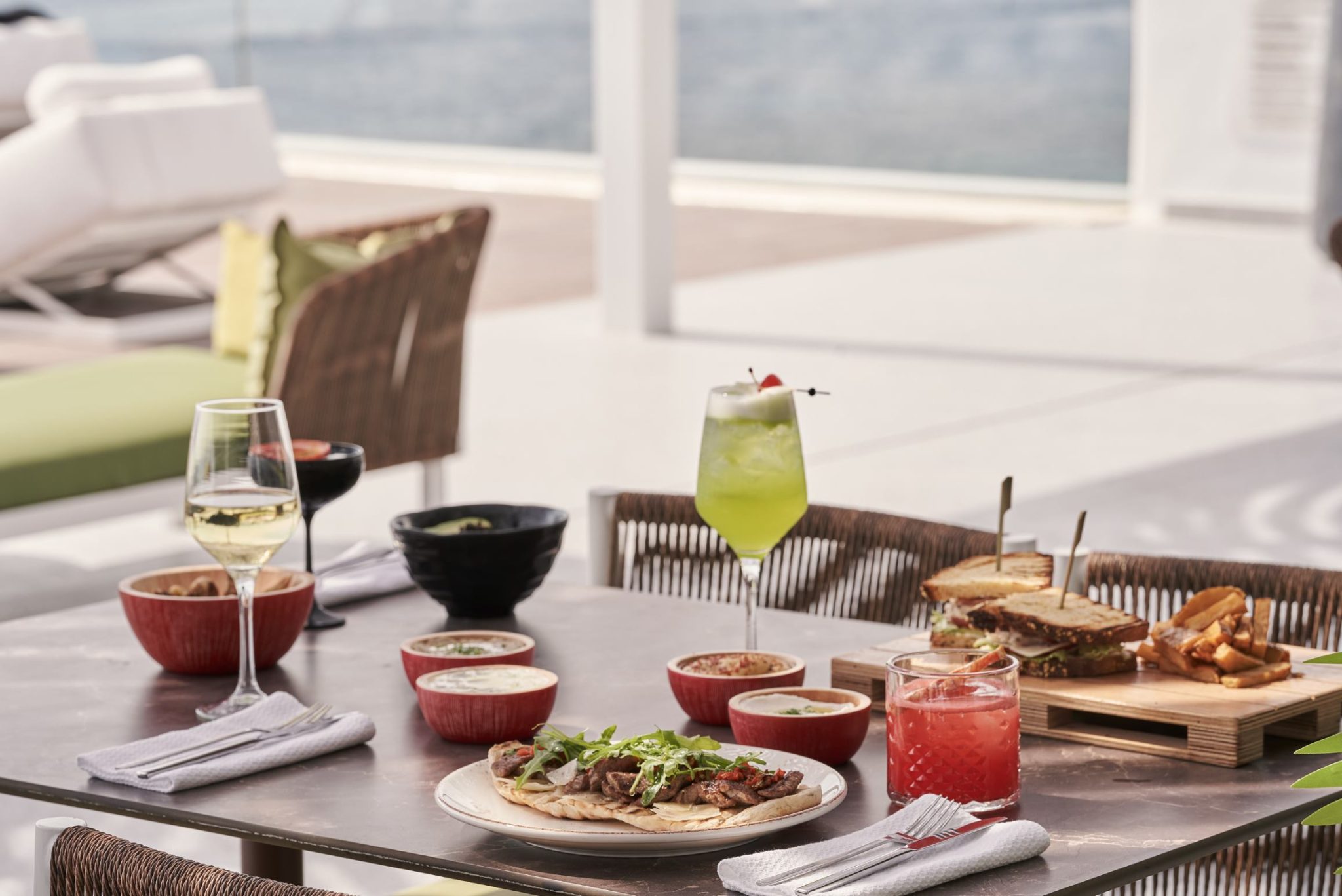 Kouros Hotel & Suites Mykonos day pass