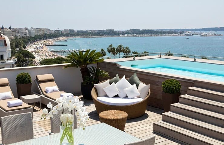 Rooftop del Hotel 3.14 Cannes en la Pointe Croisette