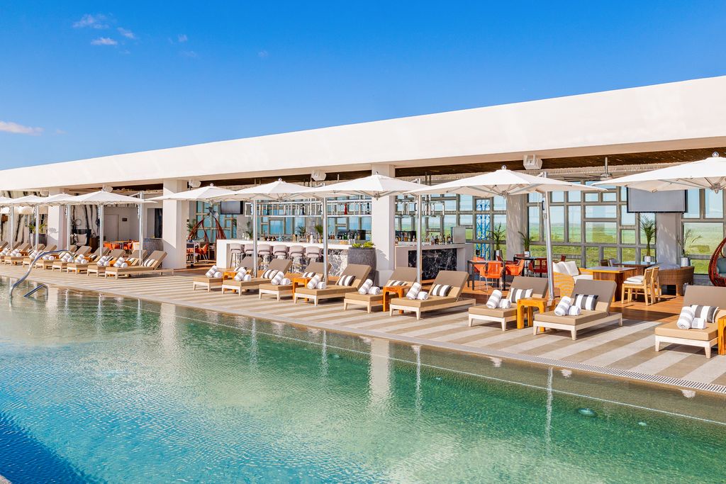 Azotea The Rooftop del Hotel Mousai Cancún en Costa Mujeres con vistas al Caribe