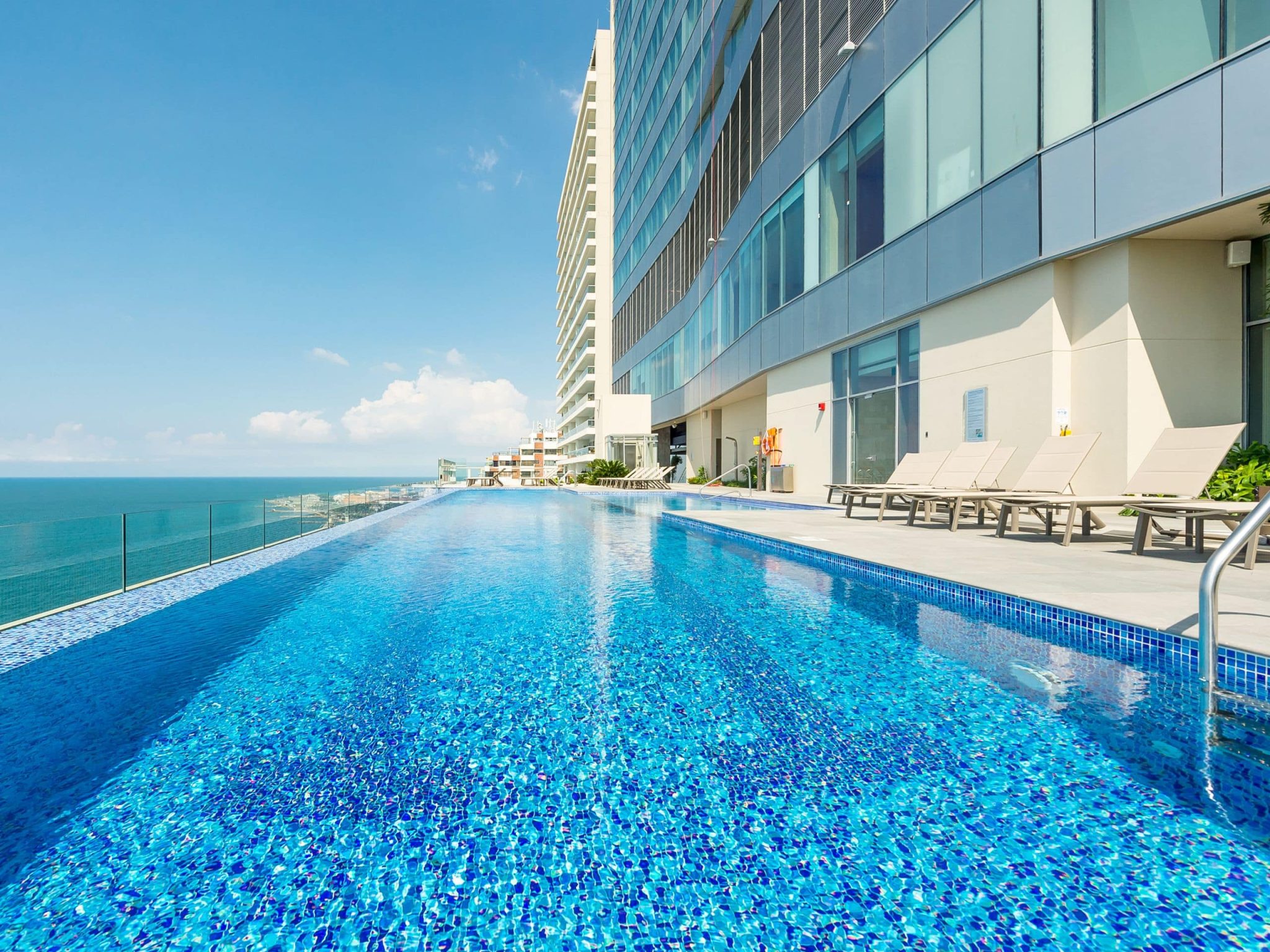 Piscina y vistas al mar del Hyatt Regency Cartagena en Bocagrande