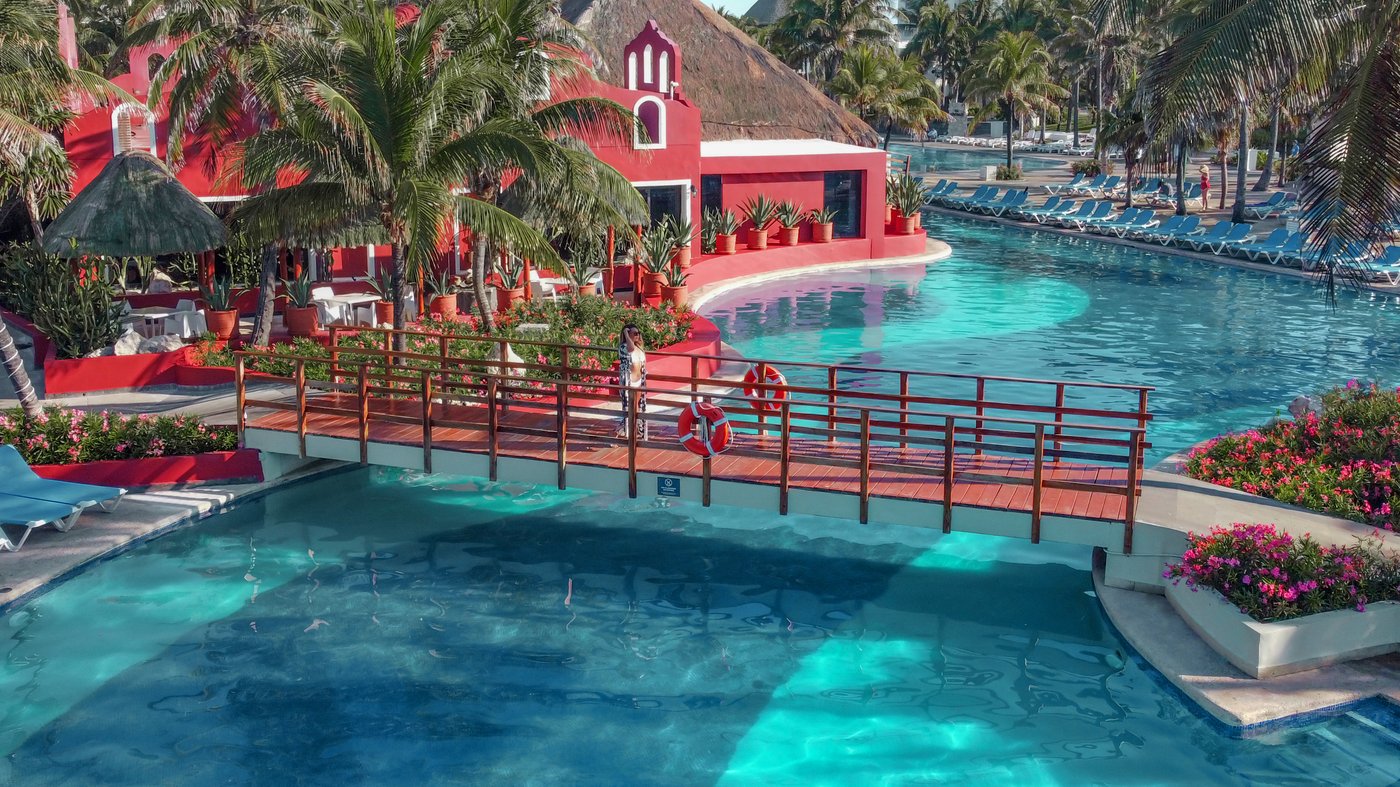 Grand Oasis Cancún day pass
