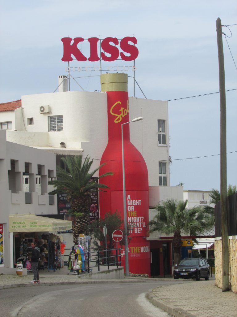 Kiss Disco Club Albufeira, discoteca en Rua Vasco da Gama