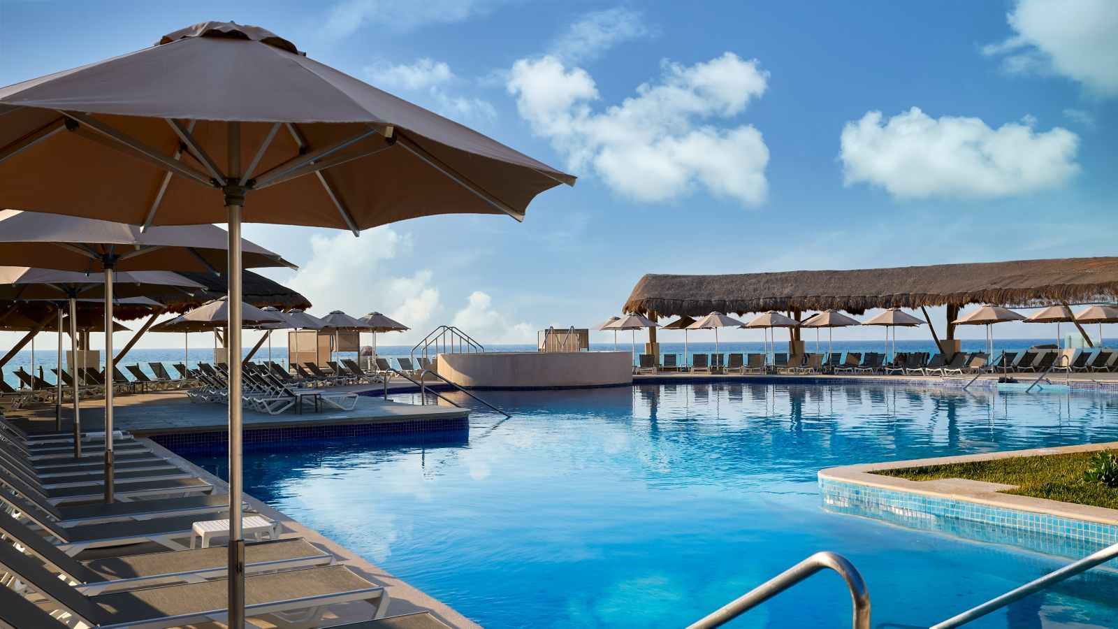 Marriott Cancún Resort day pass