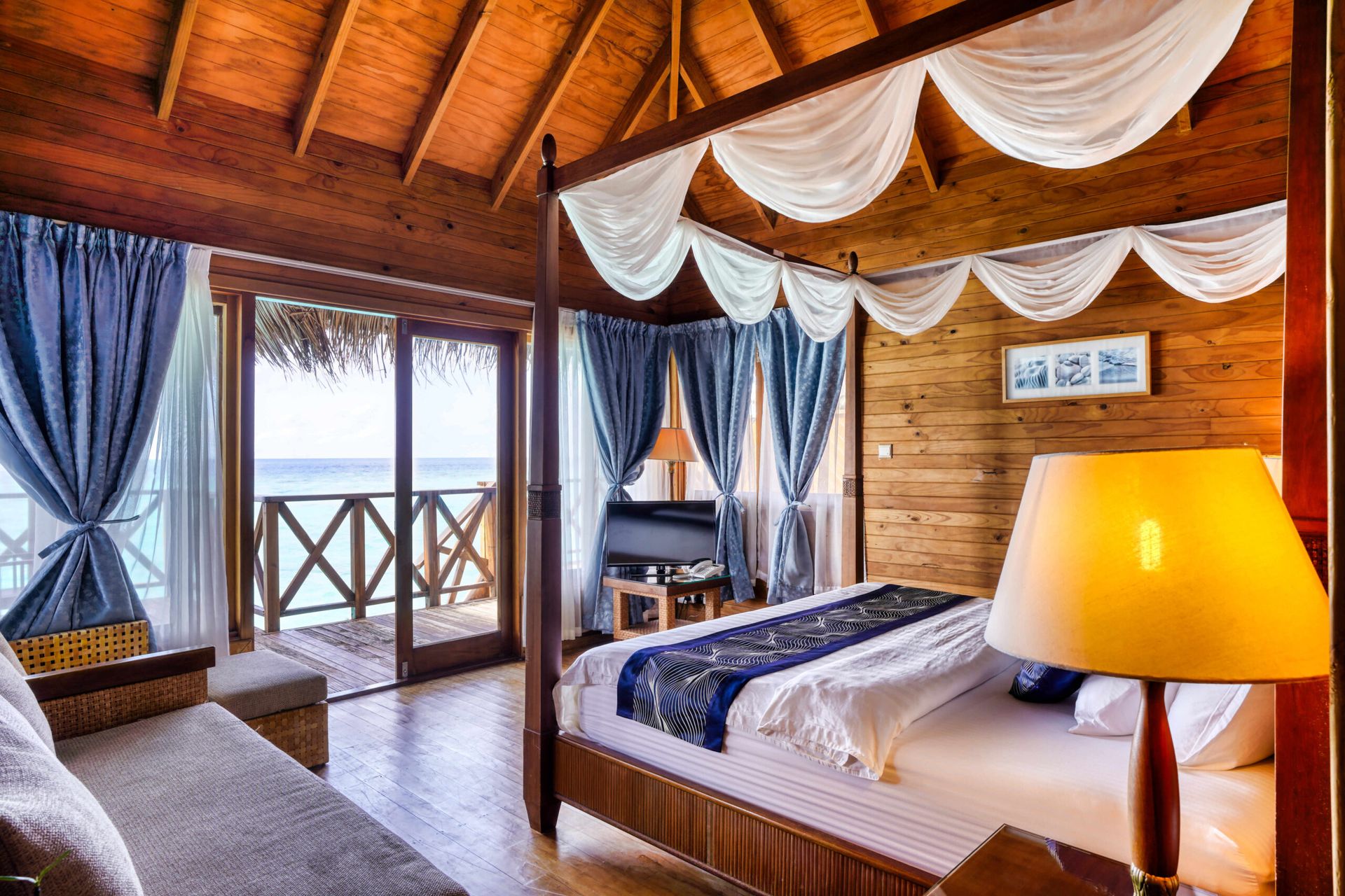 Fihalhohi Island Resort day pass