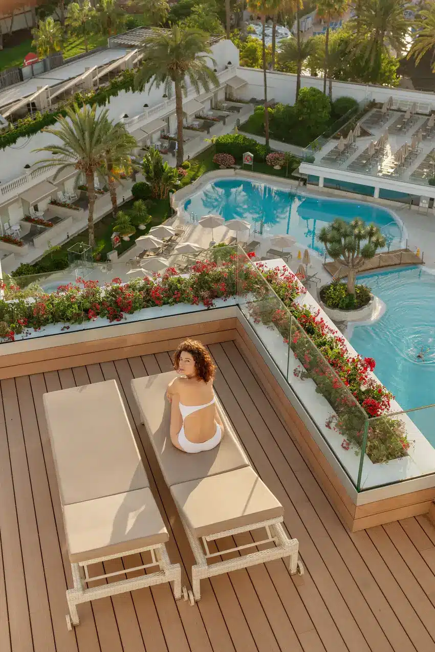 Rooftop UP de Spring Hotels con vistas al Teide y al Atlántico en Playa de las Américas