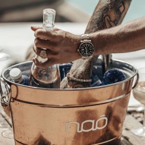 Vino Rosado Nao Pool Club Marbella Sandbeds